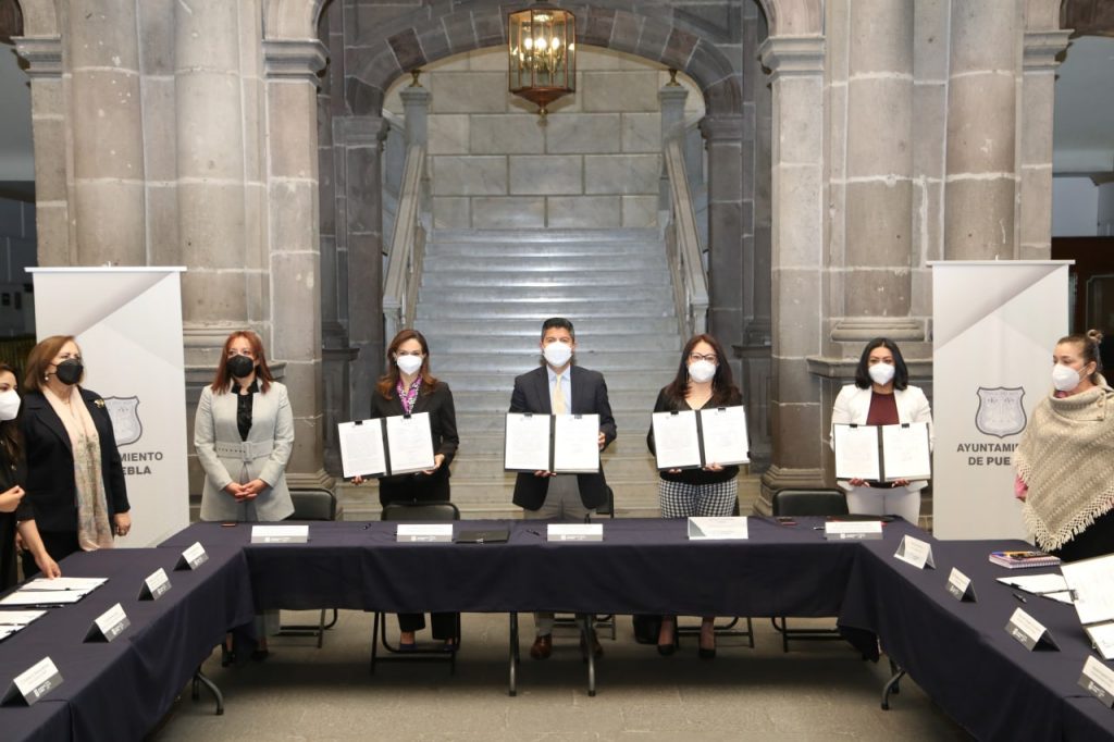 Ayuntamiento de Puebla firma convenio para protección de las mujeres