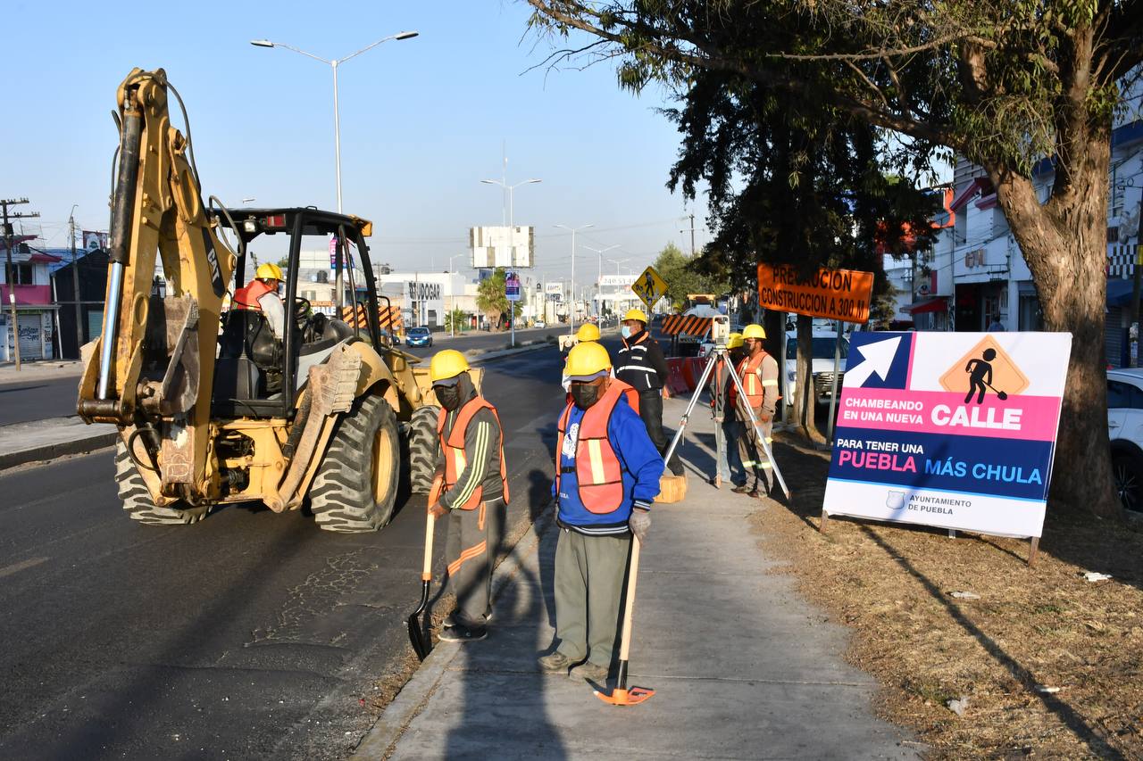 Ayuntamiento de Puebla inició rehabilitación de 3 vialidades