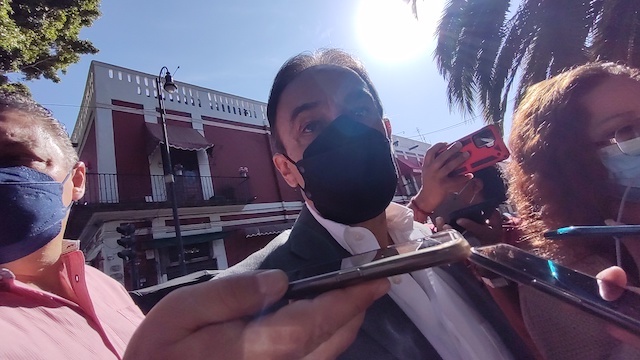 Video desde Puebla: Tema de sexoservidoras está en manos de Karina Romero, informó Cruz Lepe