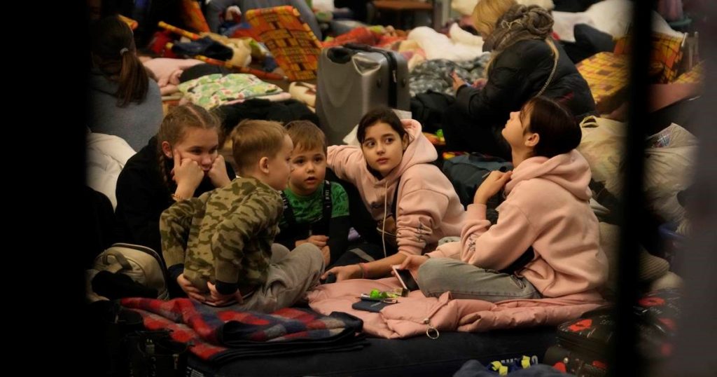 500 mil niños ucranianos han tenido que huir de sus hogares: Unicef