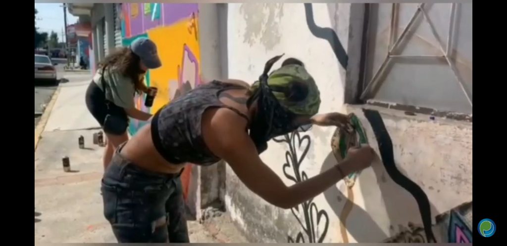 Video desde Puebla: Sigue el festival de mujeres muralistas en La Popular