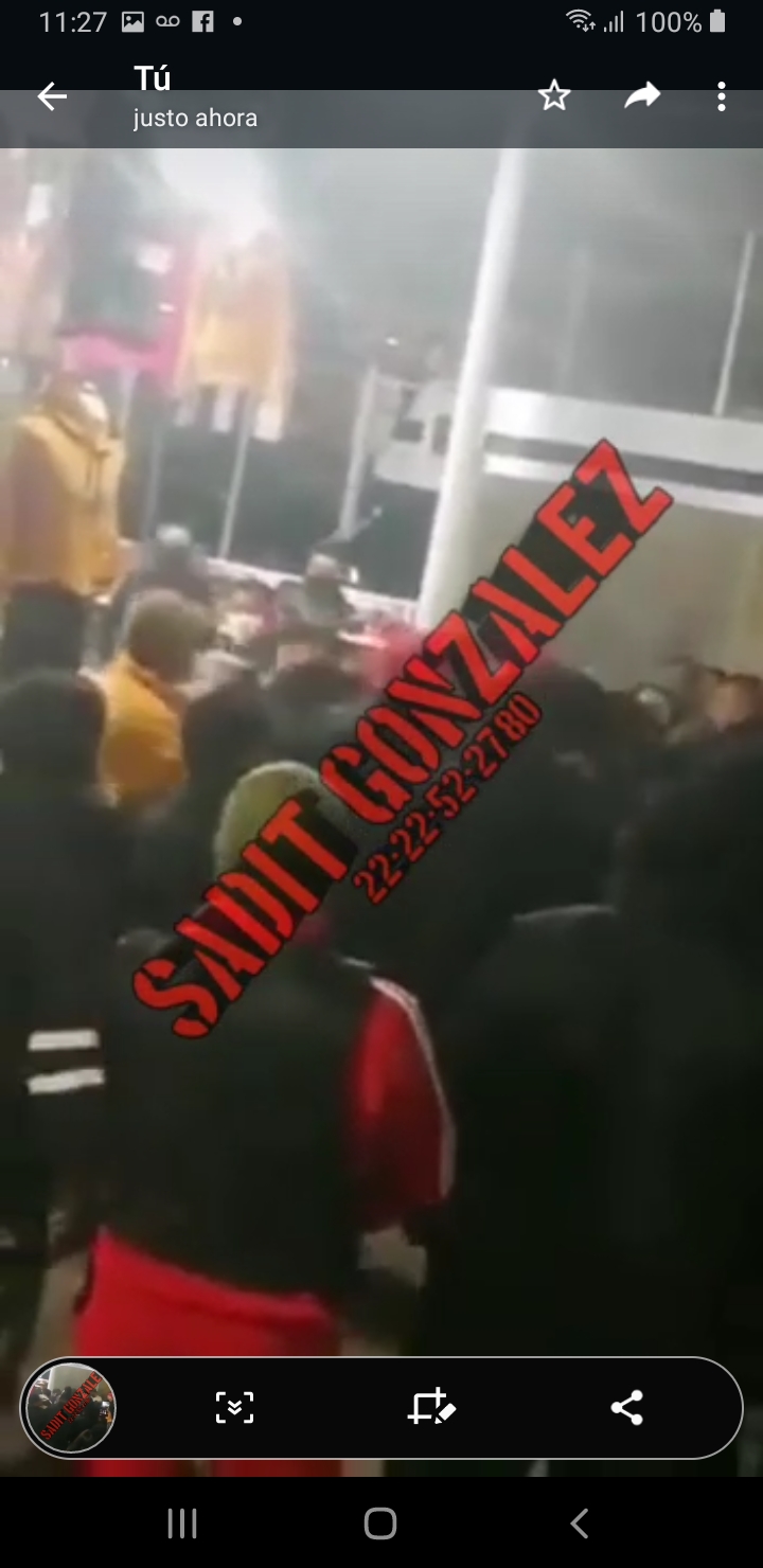 Video desde Puebla: 5 lesionados deja riña en el tianguis de Texmelucan