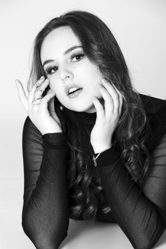 Miranda Kay platica de su personaje Clarita en la telenovela “Contigo sí”