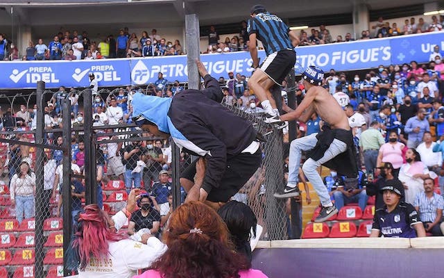 Fiscalía de Querétaro inicia carpeta por ‘homicidio en grado de tentativa’ tras trifulca en Estadio Corregidora