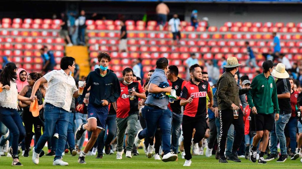 FIFA y Concacaf piden hacer justicia pronto por violencia en Querétaro