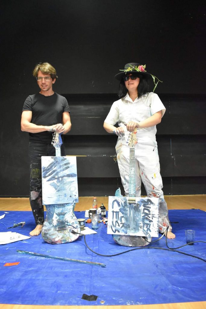 Música y pintura invaden la cámara negra del teatro del CCU BUAP