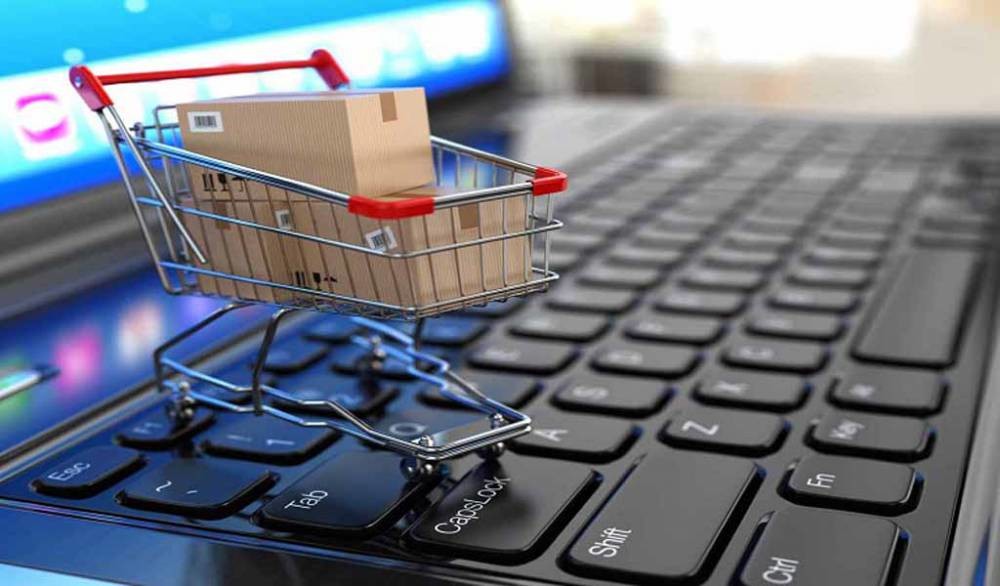 Mexicanos gastan en promedio $8,300 pesos al año en compras online