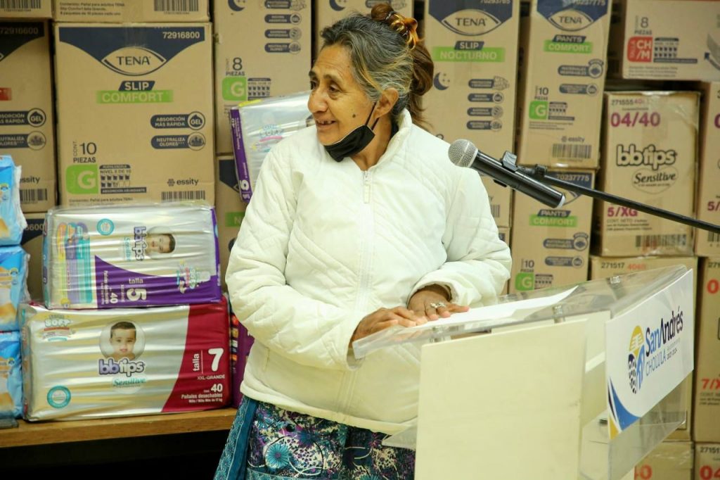 DIF municipal entrega apoyos a sectores vulnerables en San Andrés Cholula