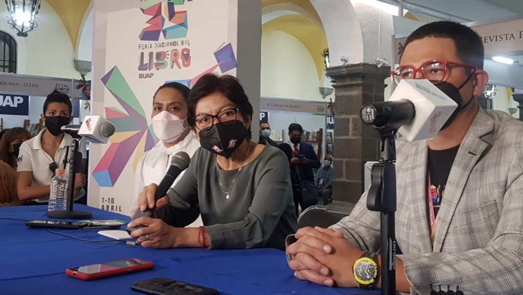 Rectora de la BUAP encabeza la inauguración de la Feria Nacional del Libro en el Carolino