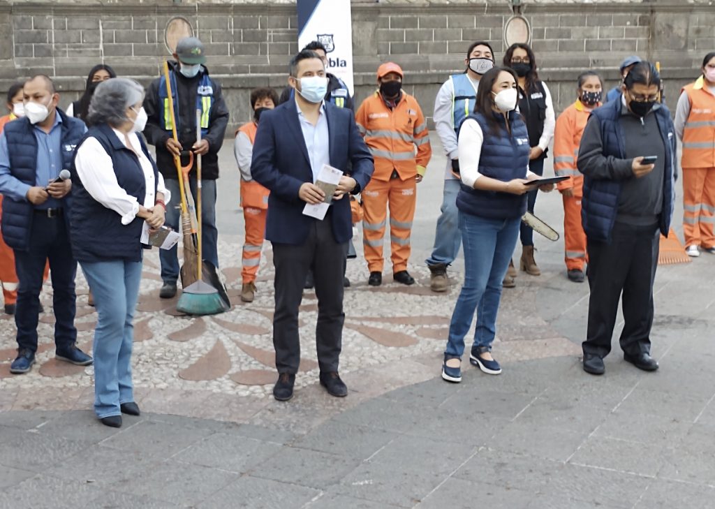 Video desde Puebla: Parquímetros, también en las calles 10 y 12 poniente-oriente, señaló Adán Domínguez