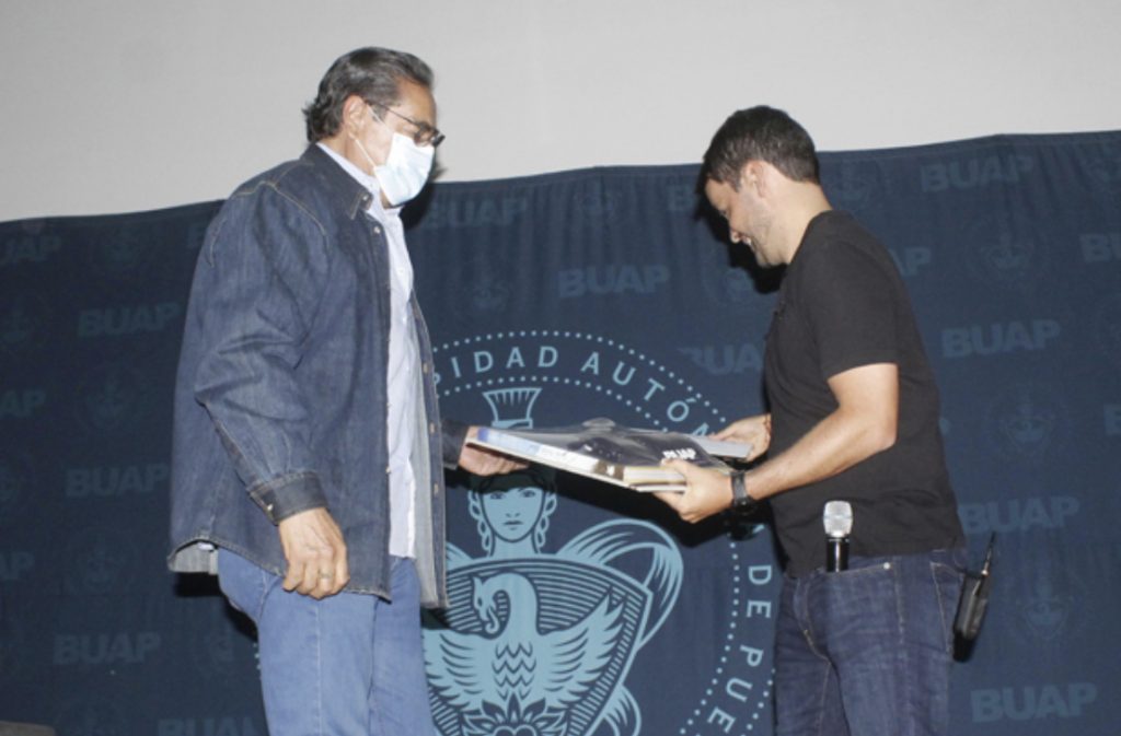 Los momentos difíciles no se traducen en estrés o frustración, sino en desafíos: Nicolás Larcamón