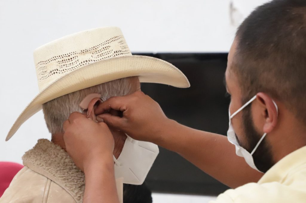 Inicia SEDIF “Jornada de Entrega de Lentes y Aparatos Auditivos” en el estado