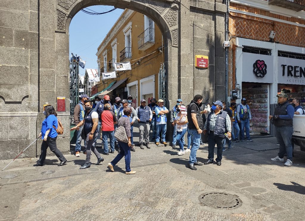 Gobernación retira ambulantes que se instalaban en Plaza La Victoria