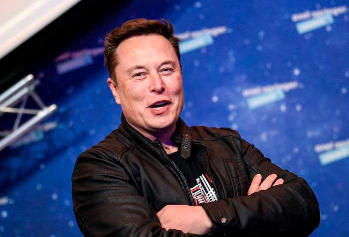 Elon Musk compra Twitter, buscará mantener la libertad de expresión