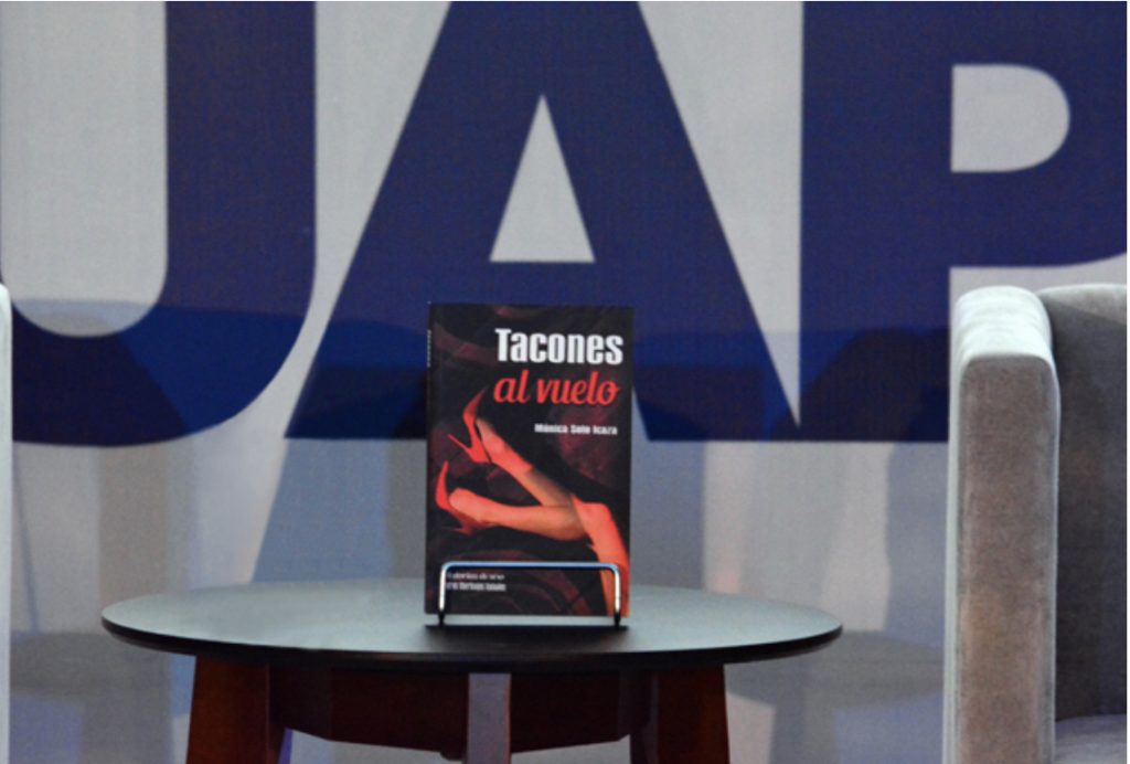 En la Fenali, Mónica Soto Icaza presenta su libro de cuentos Tacones al vuelo