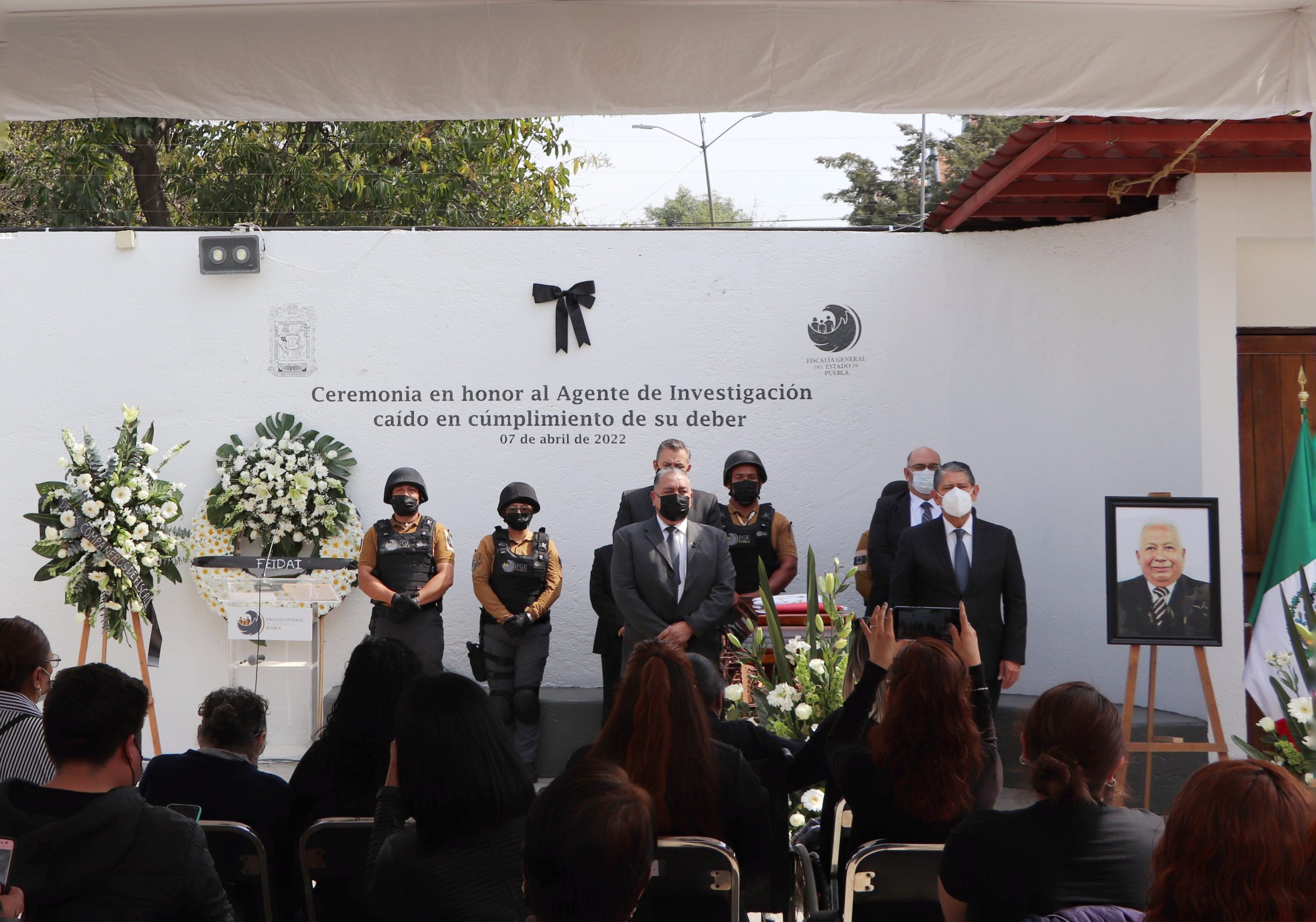 FGE rinde homenaje a Agente Investigador fallecido en Tlalancaleca