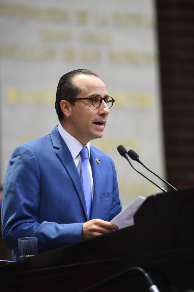 Propone diputado Riestra Piña penas más severas por falsificación de certificados de vacunación contra covid-19