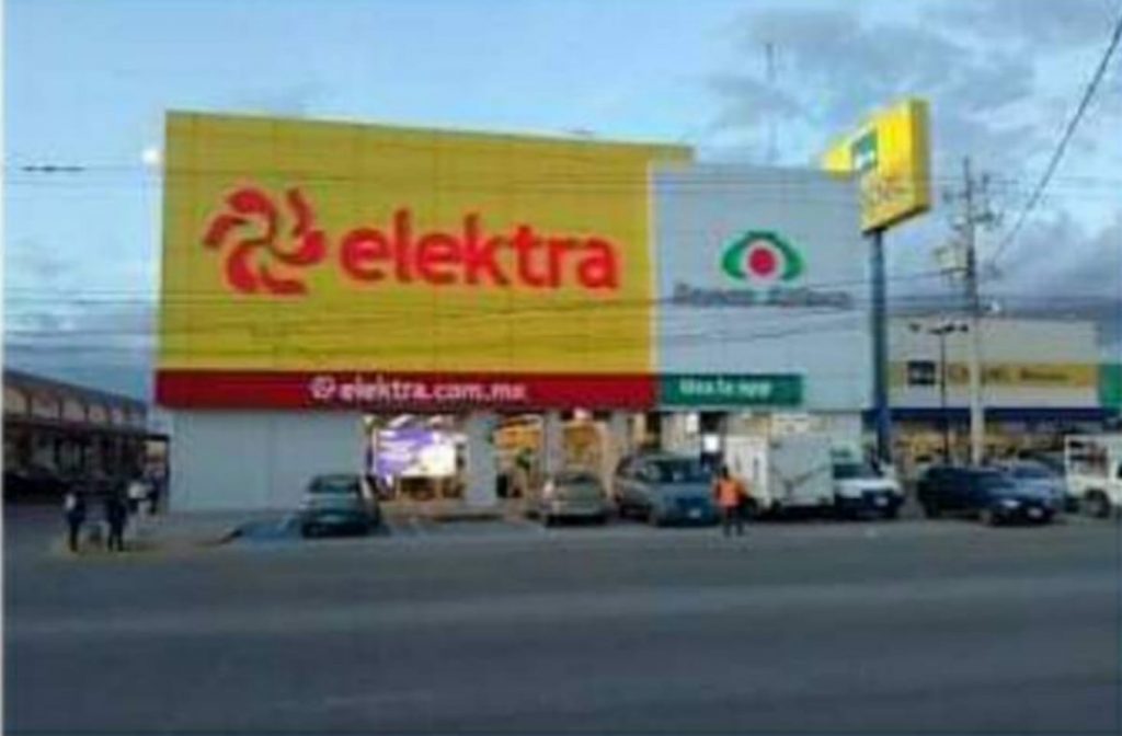 Sujetos armados asaltan Elektra de Amozoc