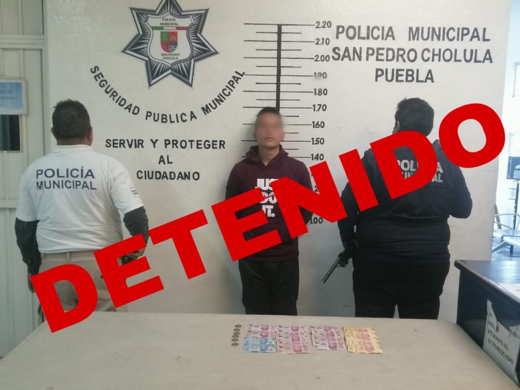 Policía de San Pedro Cholula atrapa a sujeto por robar más de 20 Oxxos