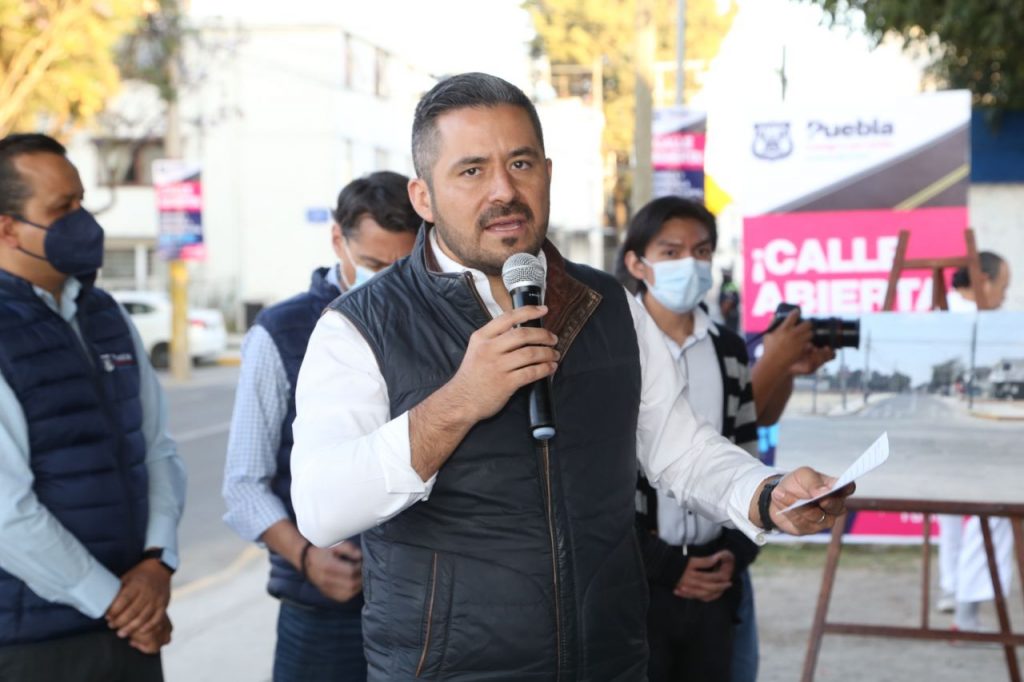 Ayuntamiento de Puebla moderniza calle en Guadalupe del Conde