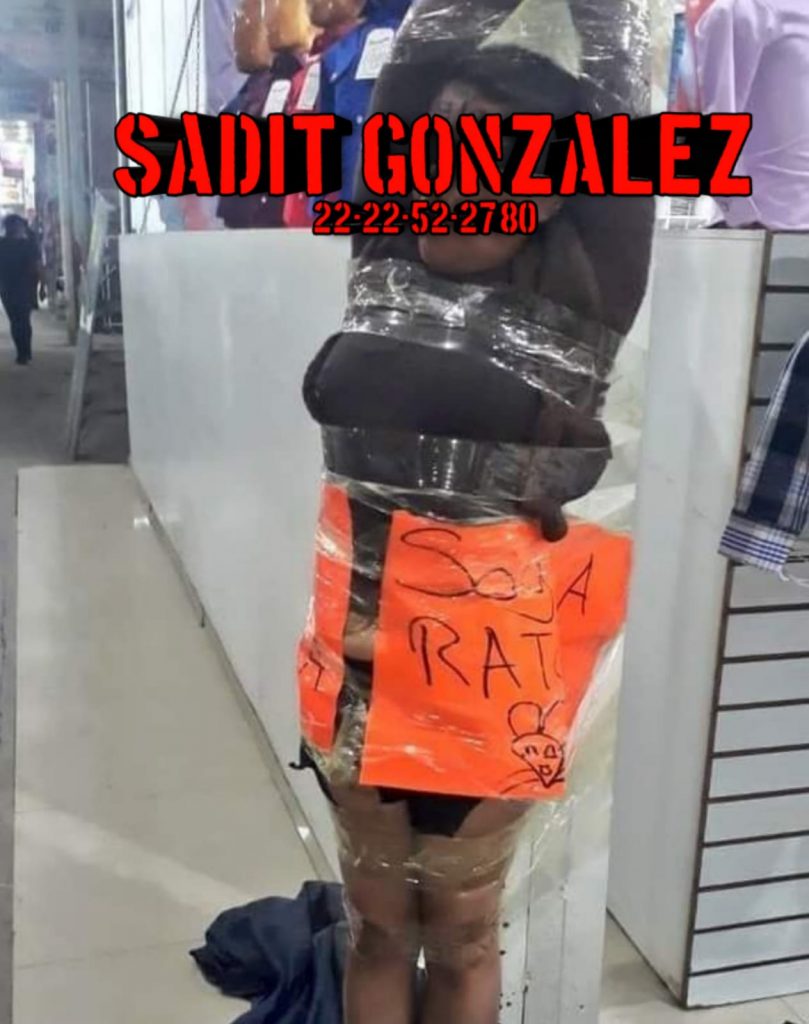 Detienen y exhiben a supuesta ladrona en Texmelucan