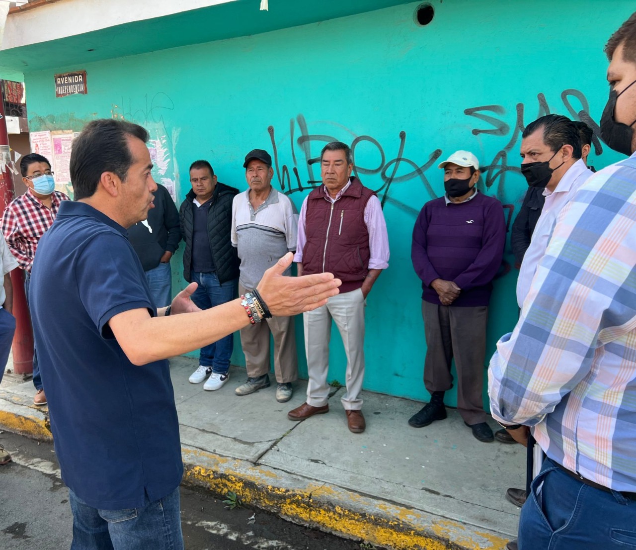 Ayuntamiento de San Pedro Cholula da mantenimiento a la red de agua de Cocoyotla