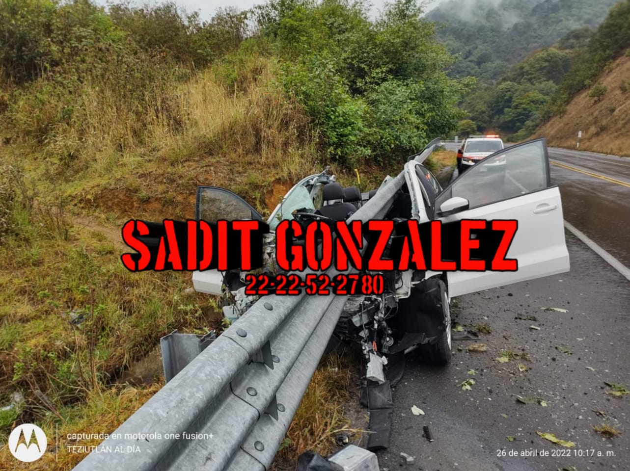 Fotonota: Deshizo su carro en la carretera a Teziutlán