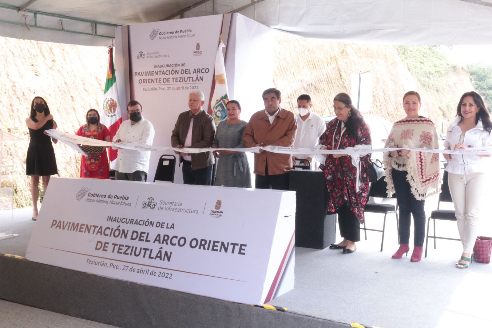 Gobernador Barbosa y alcalde Peredo inauguran obras en Teziutlán