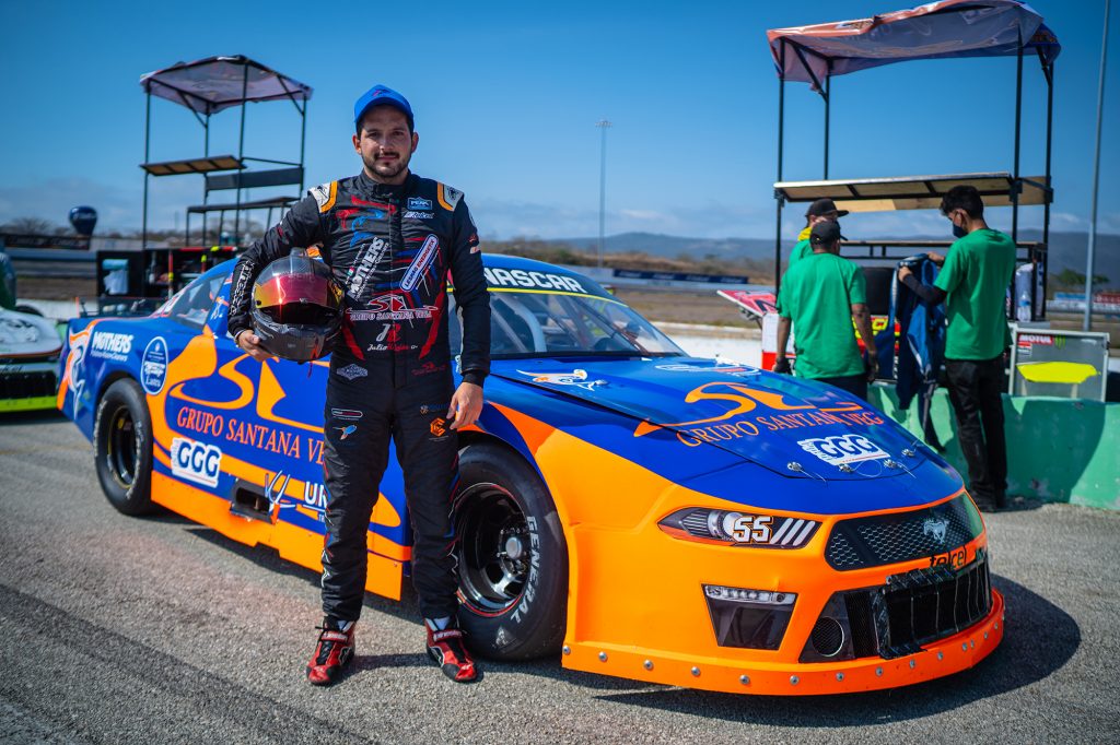 Julio Rejón y la Escudería GGG, tuvieron inicio complicado en fecha 1 de NASCAR México