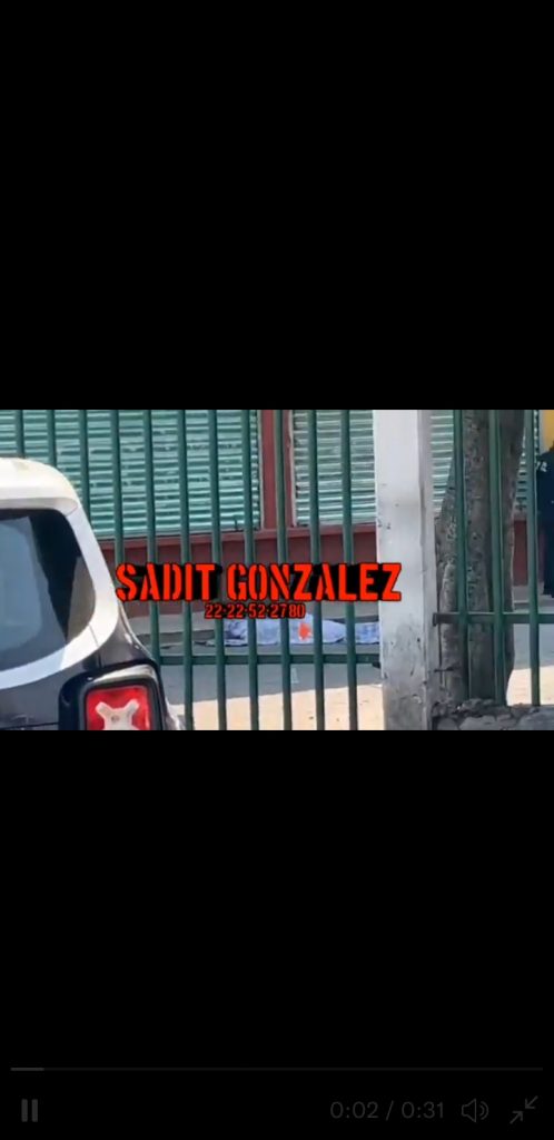 Video desde Puebla: Asesinan a hombre en la Central de Abasto