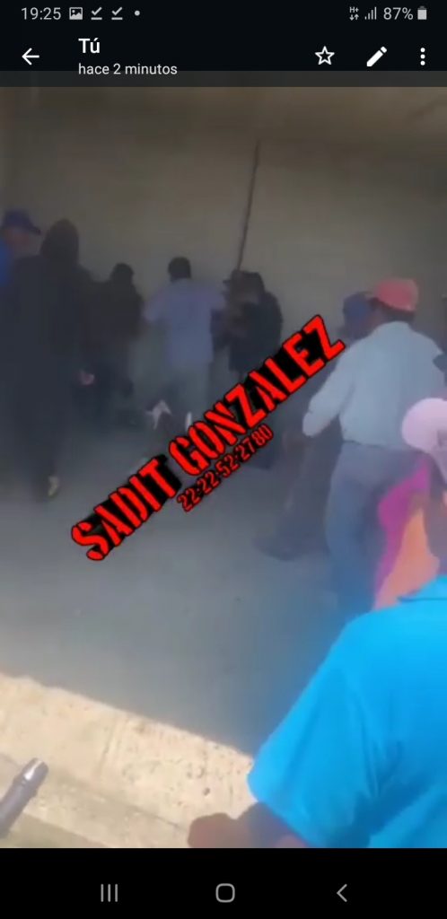 Video desde Puebla: Le dieron una gran tunda a presunto ladrón en San Salvador el Verde