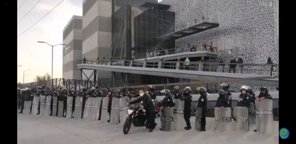 Video desde Puebla: ONG feminista se manifiesta contra la violencia de género