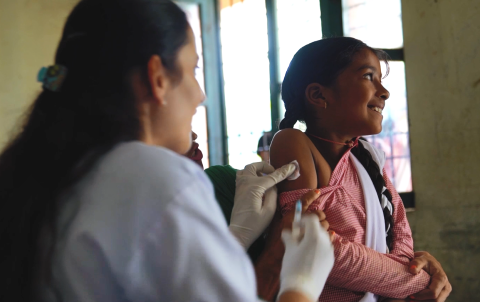 1 de cada 4 niños y niñas de América Latina y el Caribe no ha recibido las vacunas que le protegen de enfermedades peligrosas