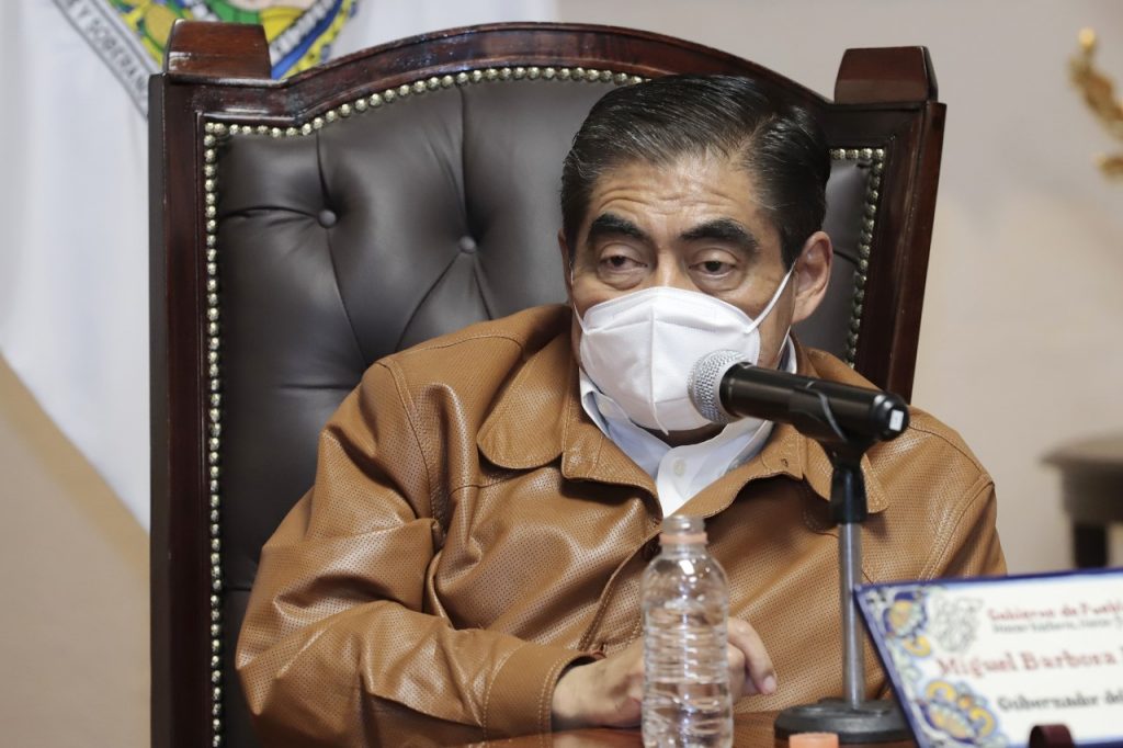 Supera 99% el regreso a clases presenciales en Puebla, informó Miguel Barbosa
