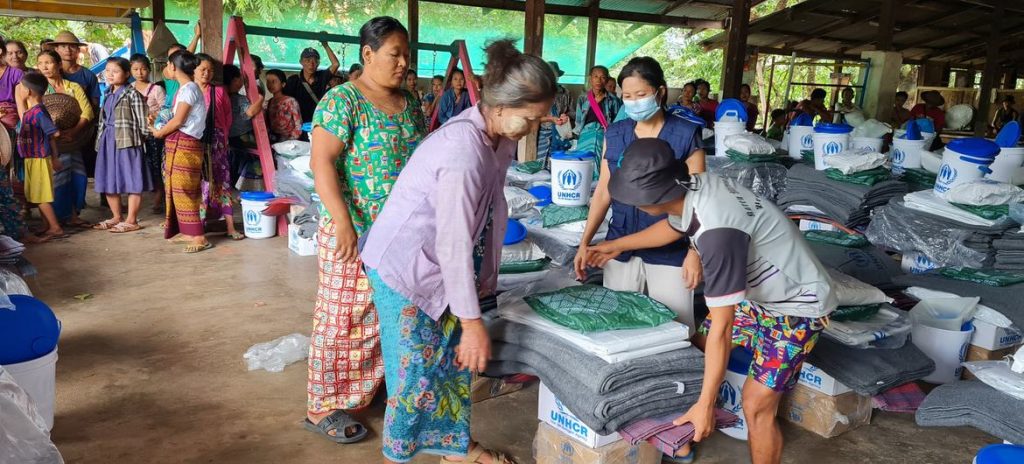 En Myanmar, la violencia obliga a unas 65.000 personas más a desplazarse en un mes