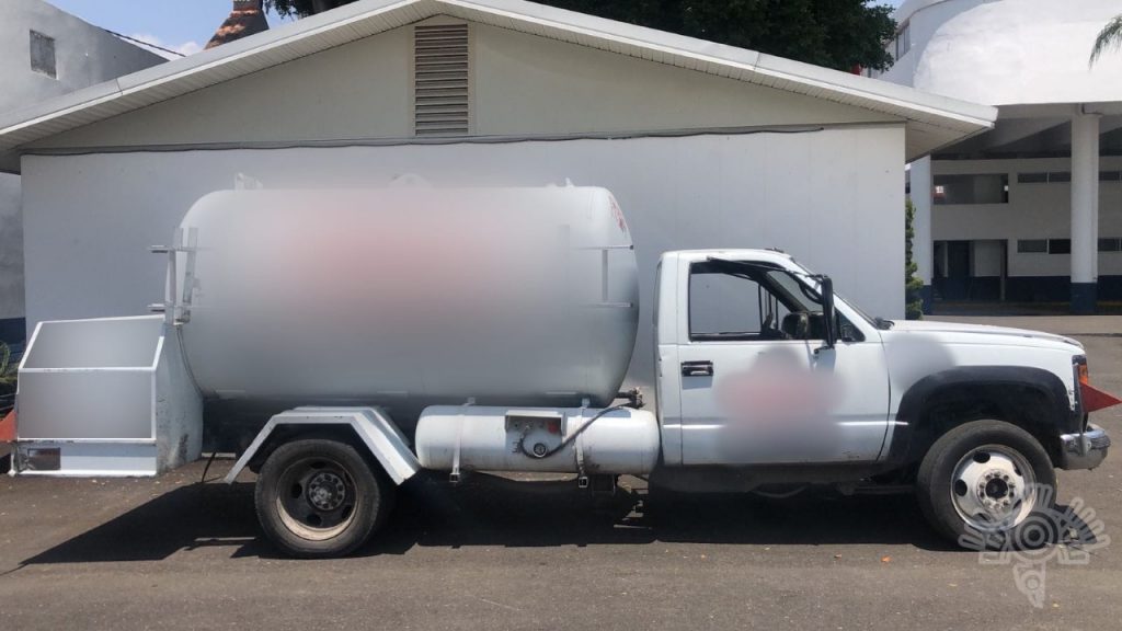 Por denuncia, SSP asegura pipa con huachicol