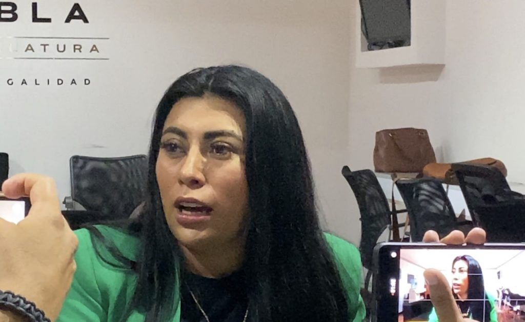 Nora Escamilla descalifica proyecto de Eduardo Alcántara de eliminar regidurías en Puebla capital