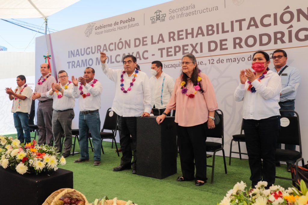 Gobiernos de la 4T trabajan por la gente, destacó Miguel Barbosa