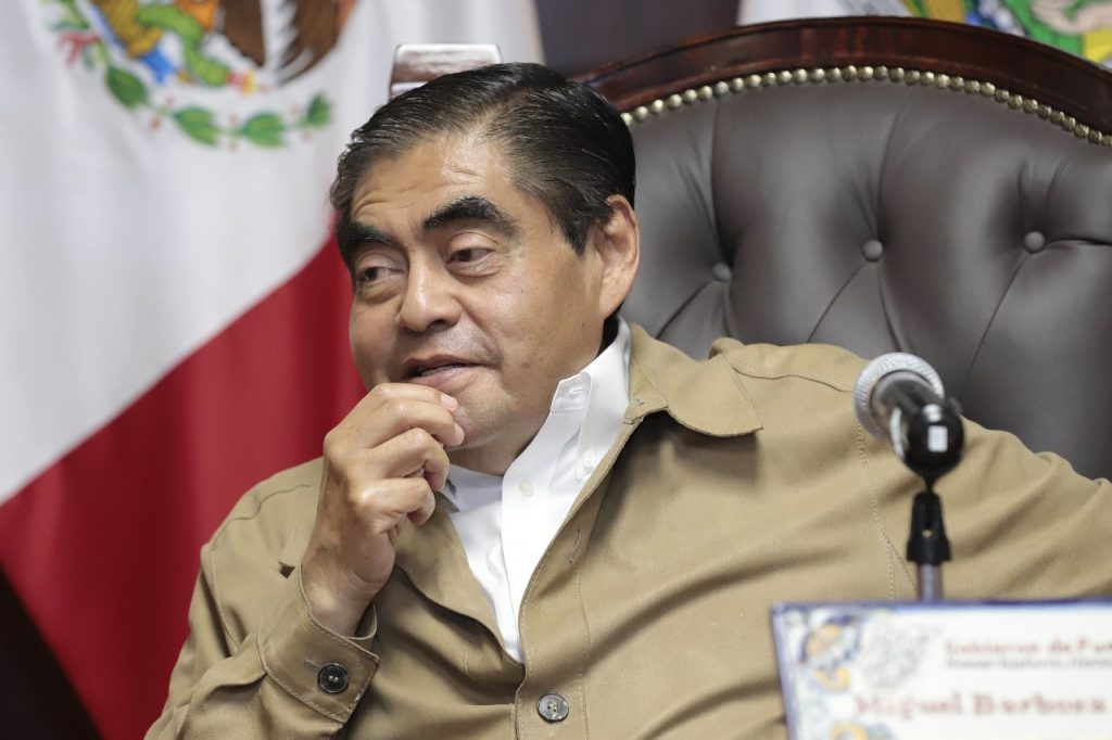 Gobiernos de la 4T aplican políticas a favor de la gente: Miguel Barbosa