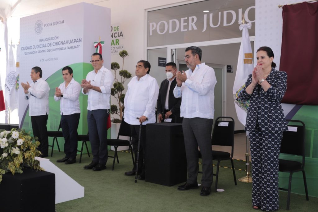 En Puebla, quedaron atrás los tiempos de gobiernos autoritarios y de privilegios, subrayó Miguel Barbosa