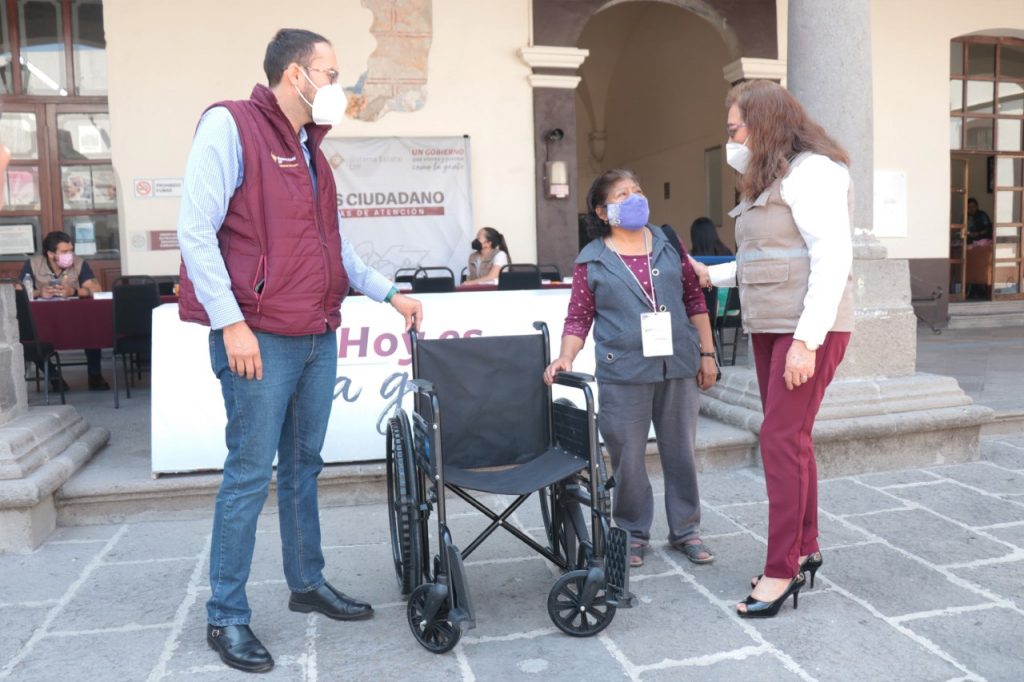 Atiende SEDIF a población vulnerable durante “Martes Ciudadano”