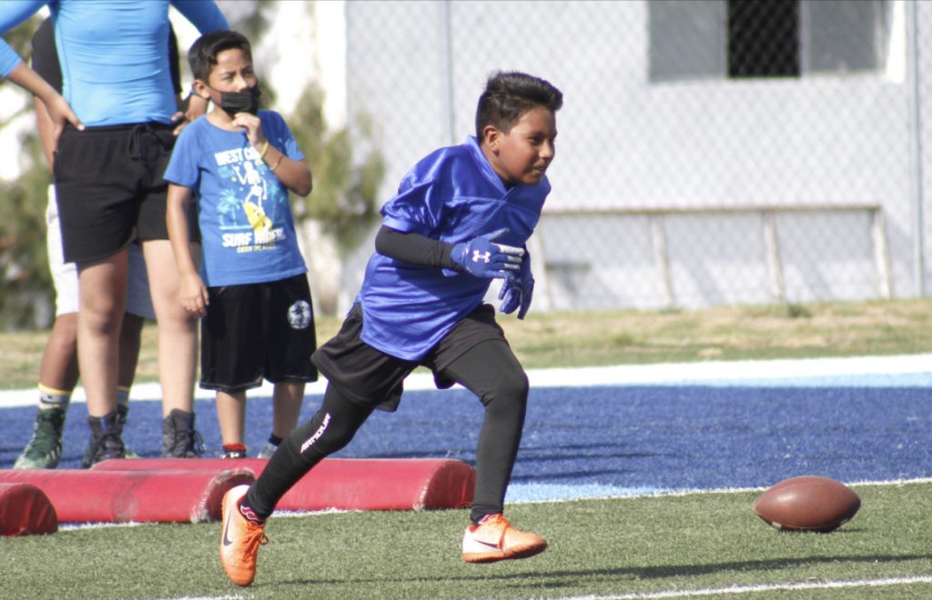 Reinicia actividades presenciales la Escuela de Fútbol Americano Infantil de la BUAP