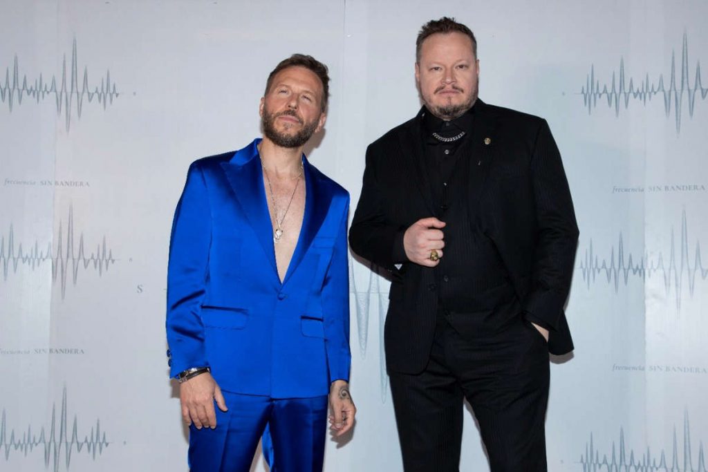 Sin Bandera: el dúo retoma la pasión de sus inicios musicales con ‘Frecuencia’