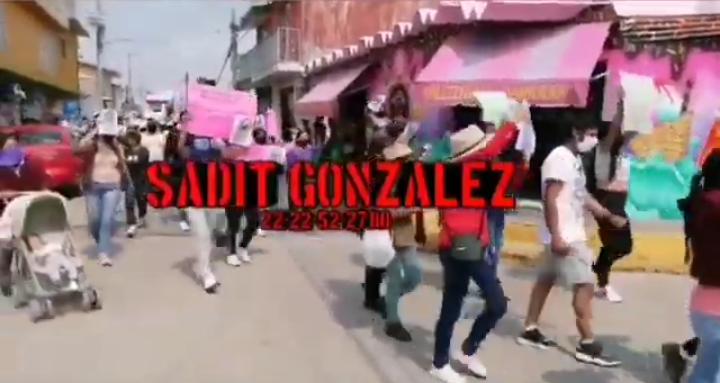 Video desde Puebla: Vecinos de Amozoc marchan contra aumento de la delincuencia y el presunto levantón de jovencita