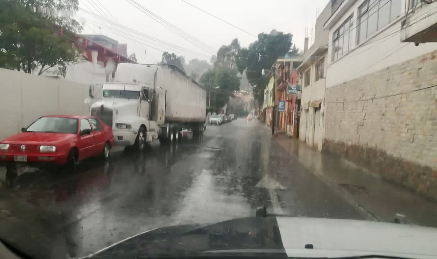 Fotonota: Fuerte tromba azota la ciudad de Tlaxcala