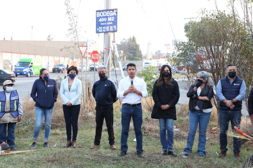 Video desde Puebla: Ayuntamiento de la capital limpia las entradas de la ciudad