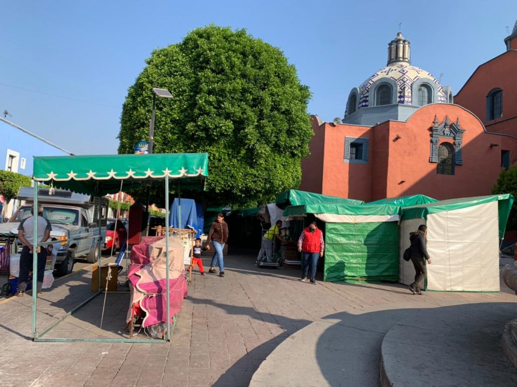 Fotonota: Parroquia San José inicia su actividad comercial del día