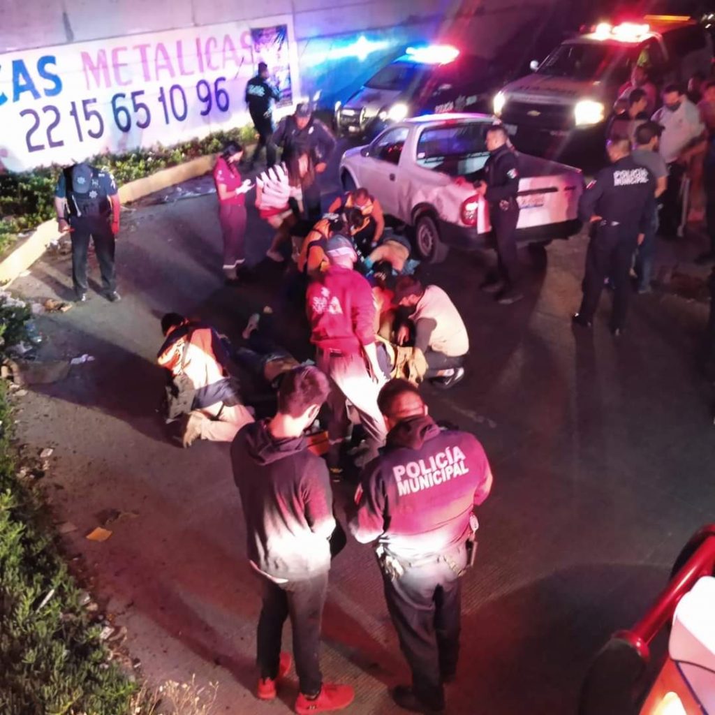 Percance vial deja como saldo 2 hombres baleados en Periférico Ecológico