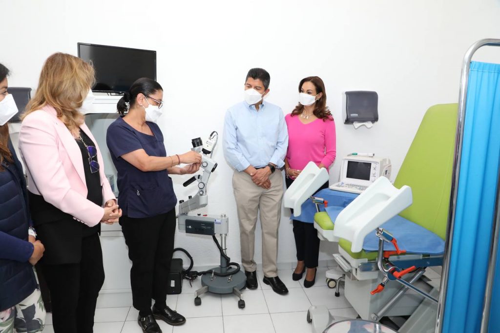 Video desde Puebla: Eduardo Rivera dignifica área de ginecología del DIF