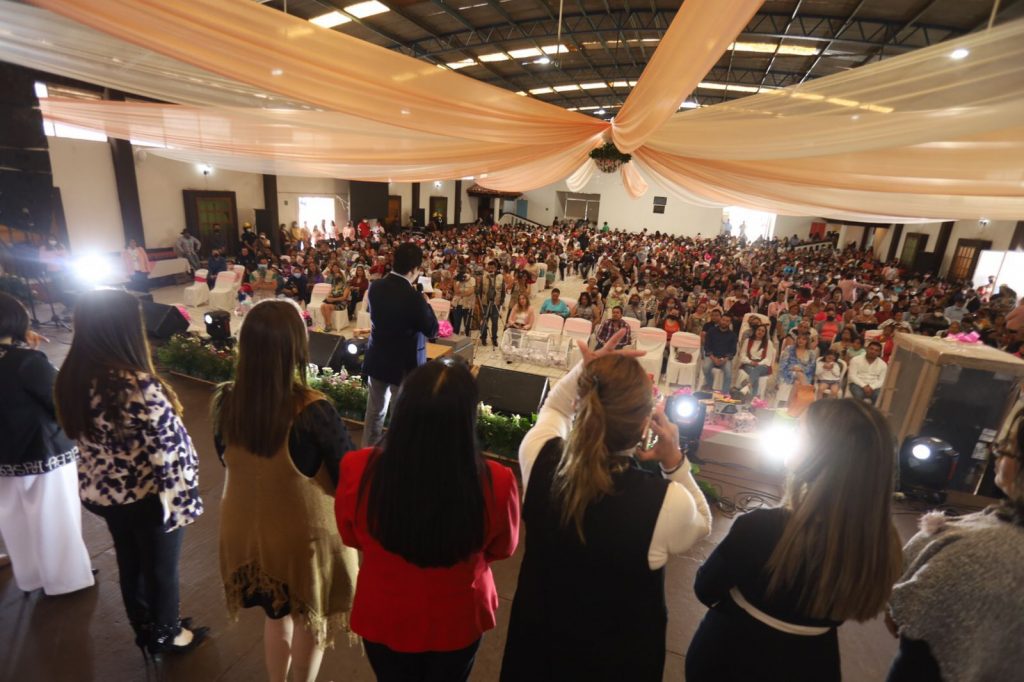 Lorenzo Rivera celebra a las mamás chignahuapenses